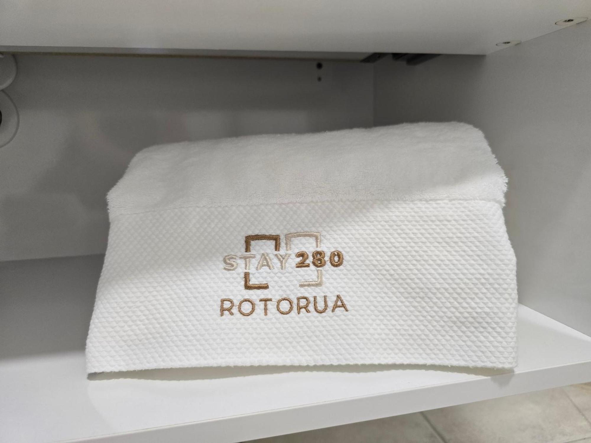 Stay 284 Rotorua - Refurbished Modern Accommodation Екстер'єр фото